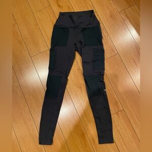 Alo charcoal dark grey cargo leggings XS